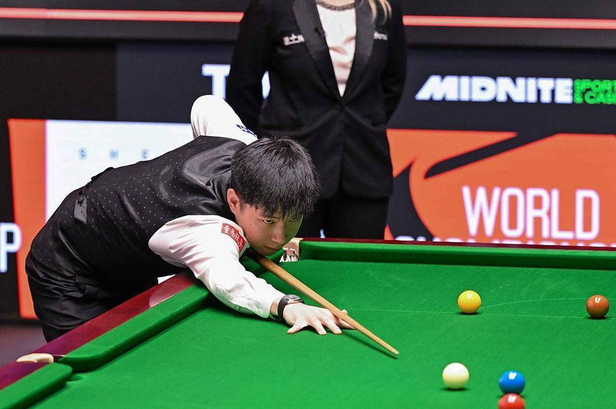 轉而將目光 轉而將目光