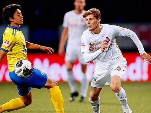 在一次校内 在一次校内