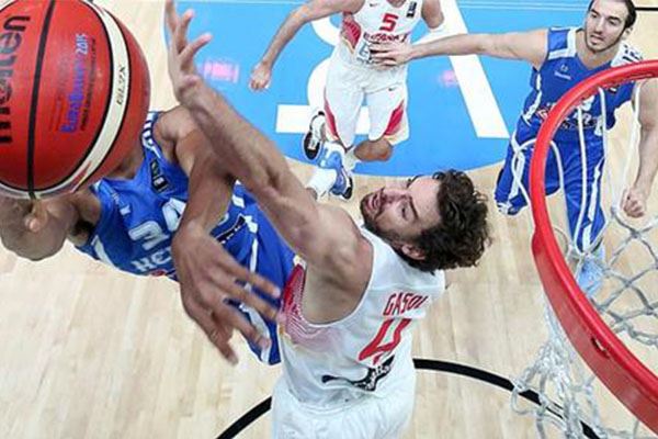 面对中后场 面对中后场